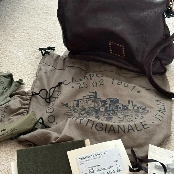 Campomaggi Rich Brown Leather Crossbody with Gold Accents - Picture 6 of 12